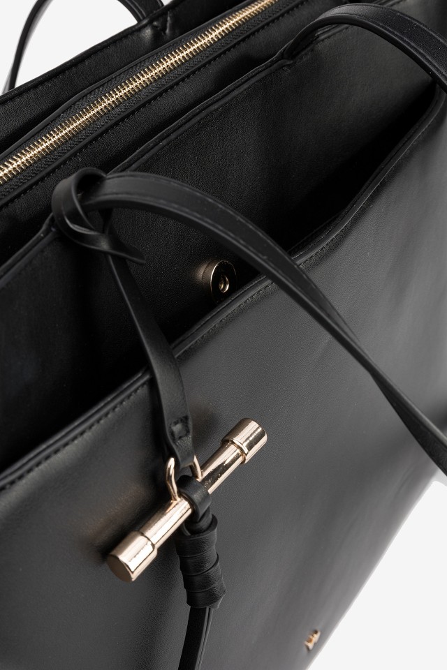 Carteira preta elegante Carteira preta elegante