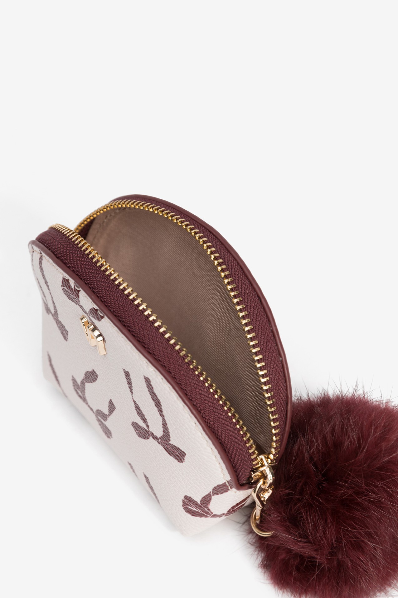 Porta-moedas com pompom