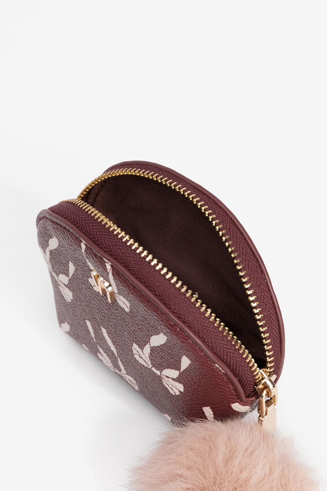 Porta-moedas com pompom