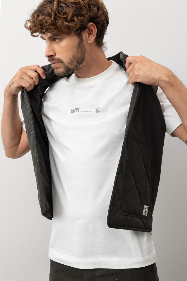 Camiseta blanca con estampado Camiseta blanca con estampado