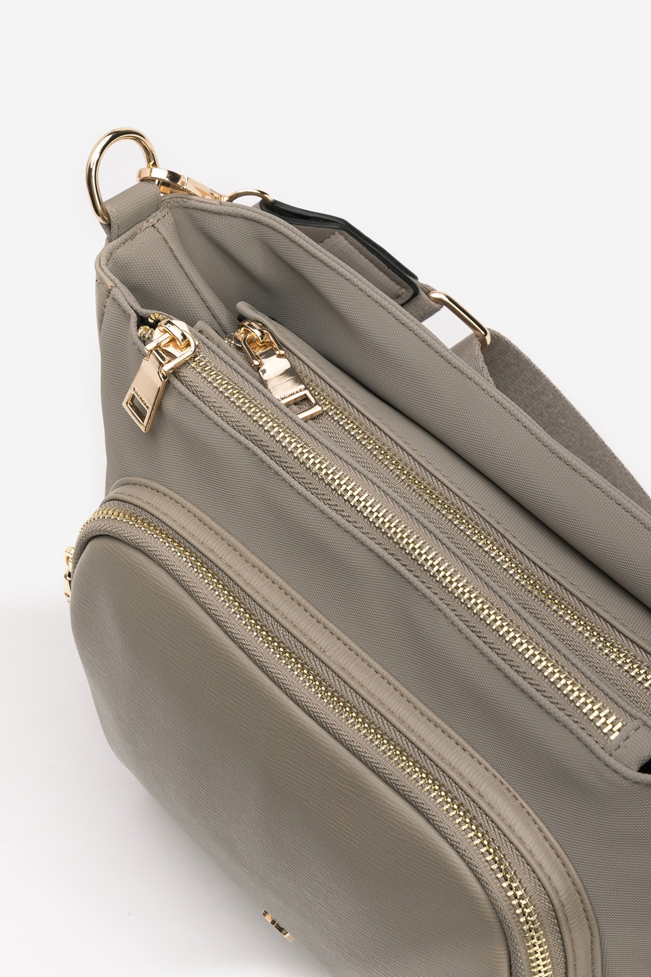 Carteira Bege com Bolsos