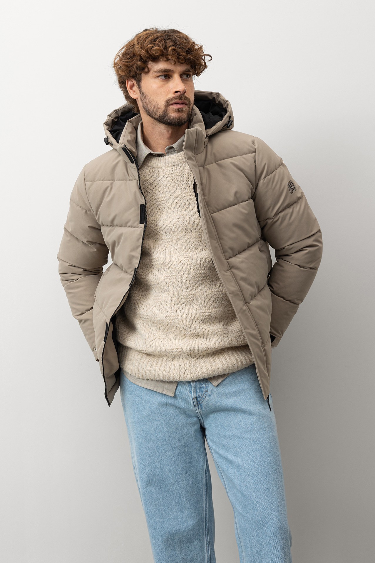 Abrigo Acolchado con Capucha Removible