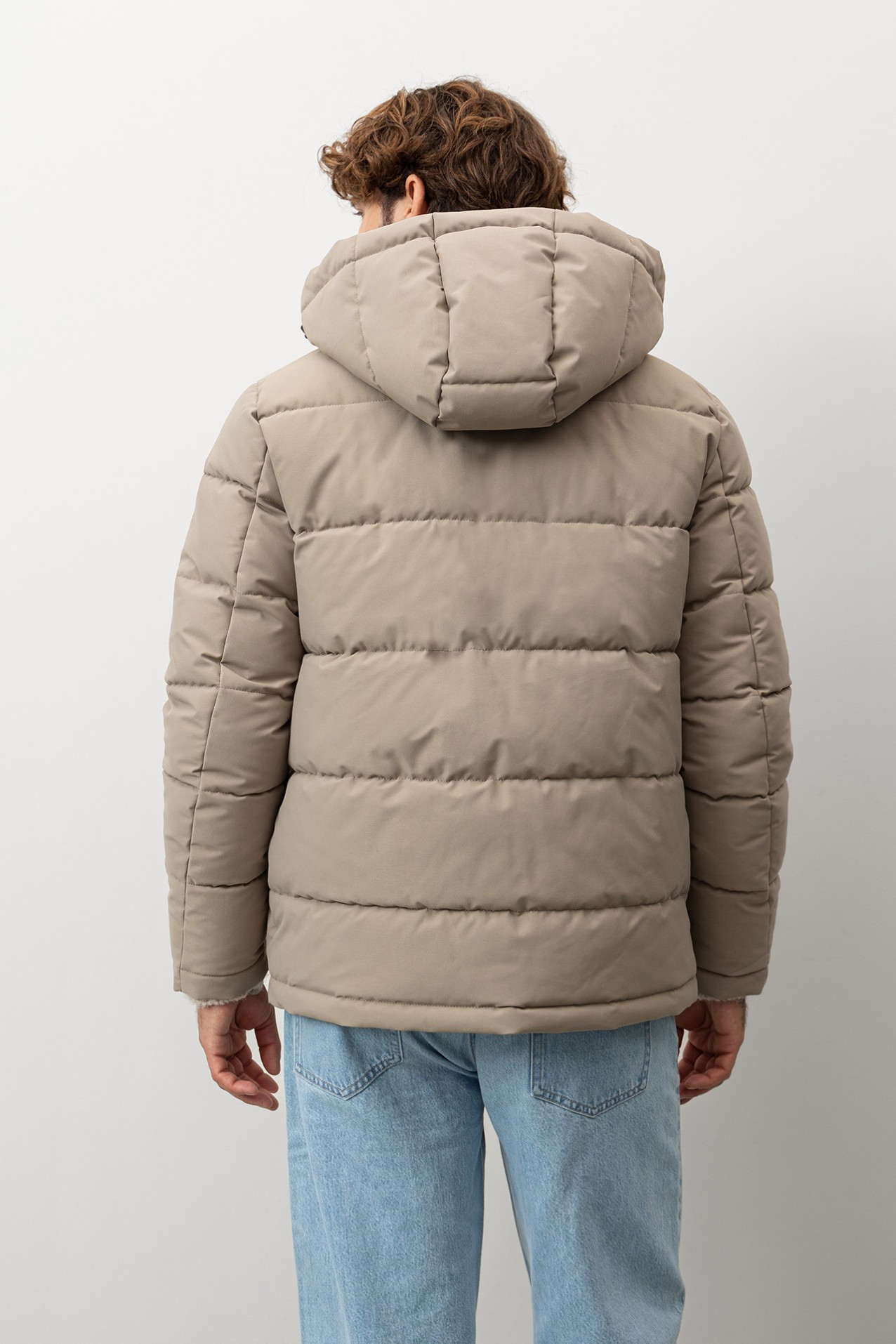 Abrigo Acolchado con Capucha Removible