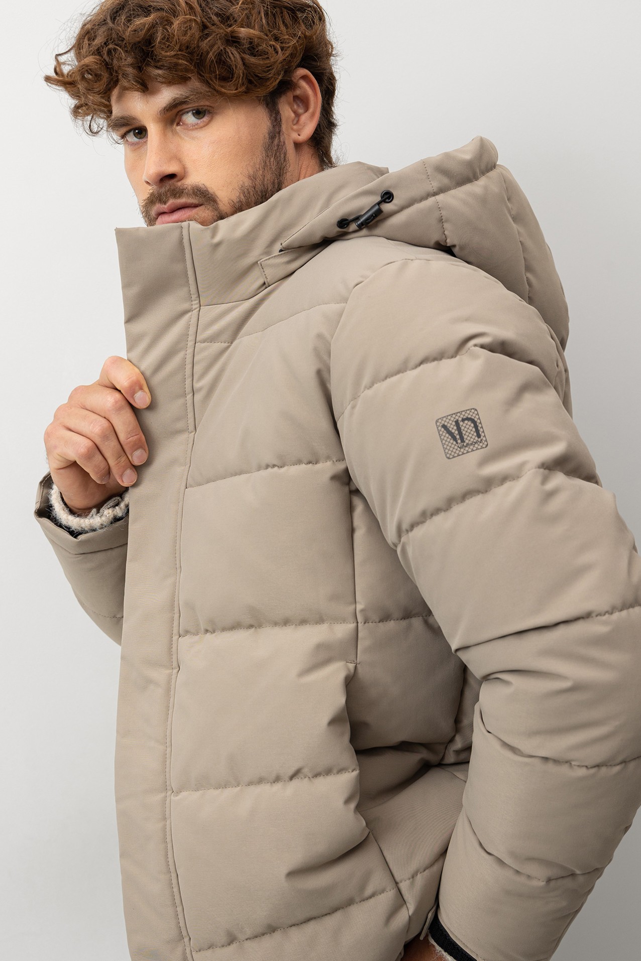 Abrigo Acolchado con Capucha Removible