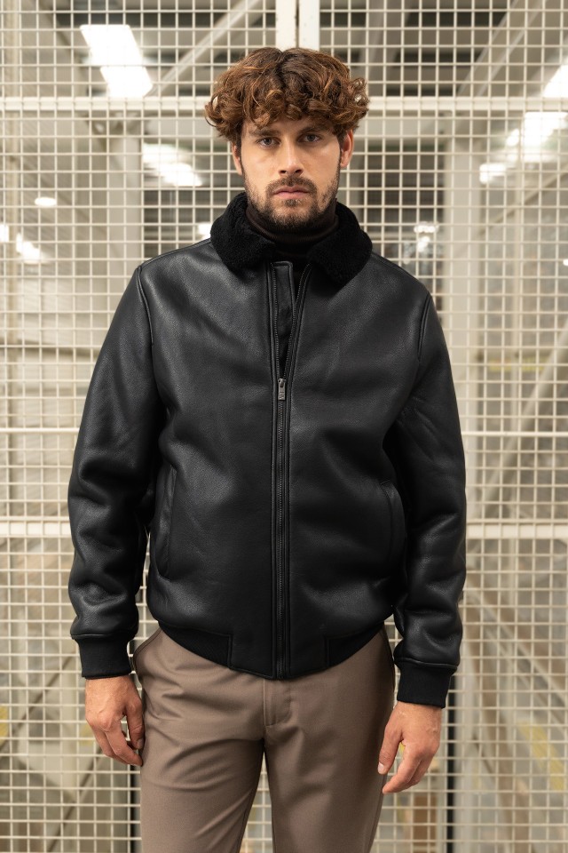 Casaco Preto com Gola Casaco Preto com Gola