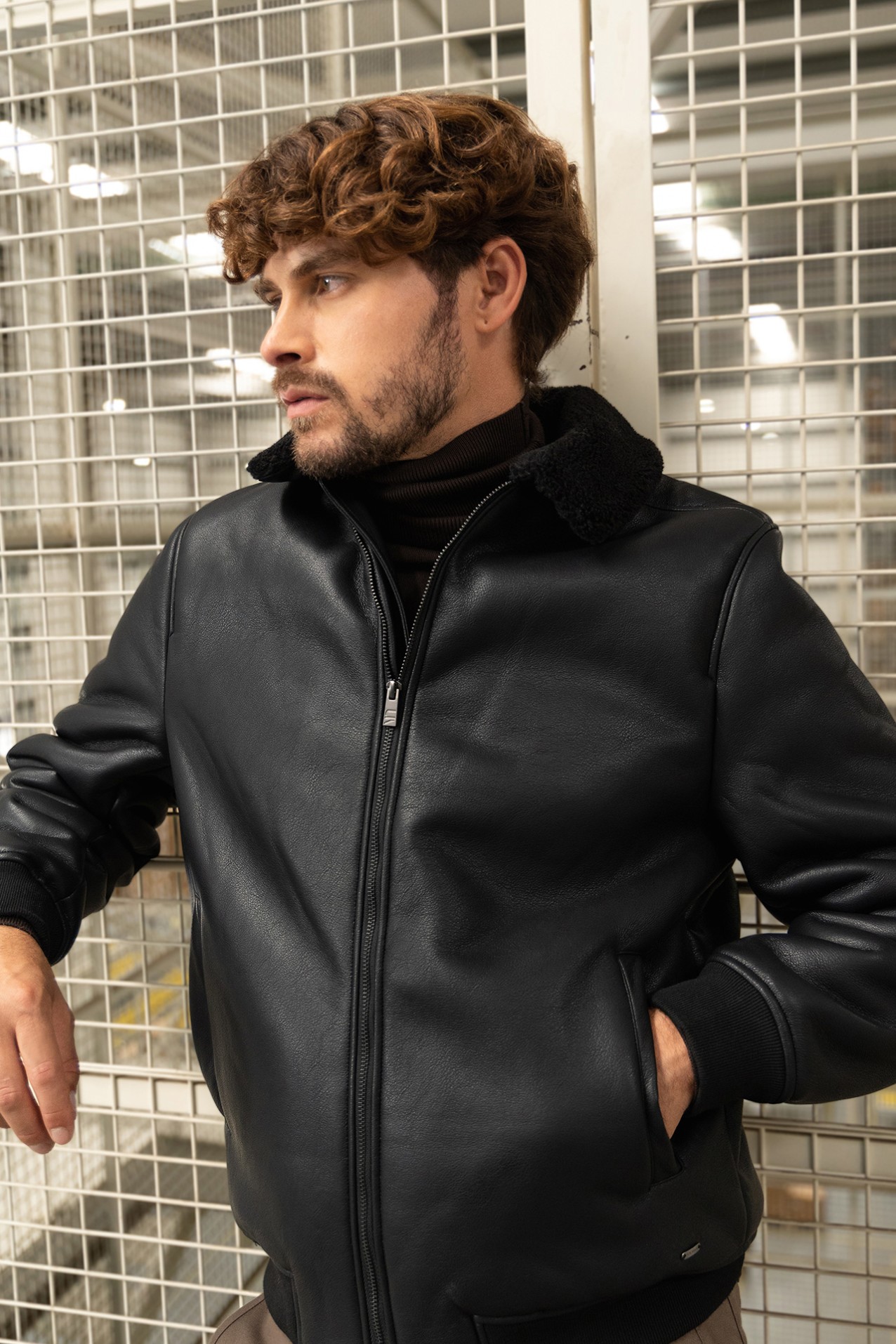 Blusn negro con cuello