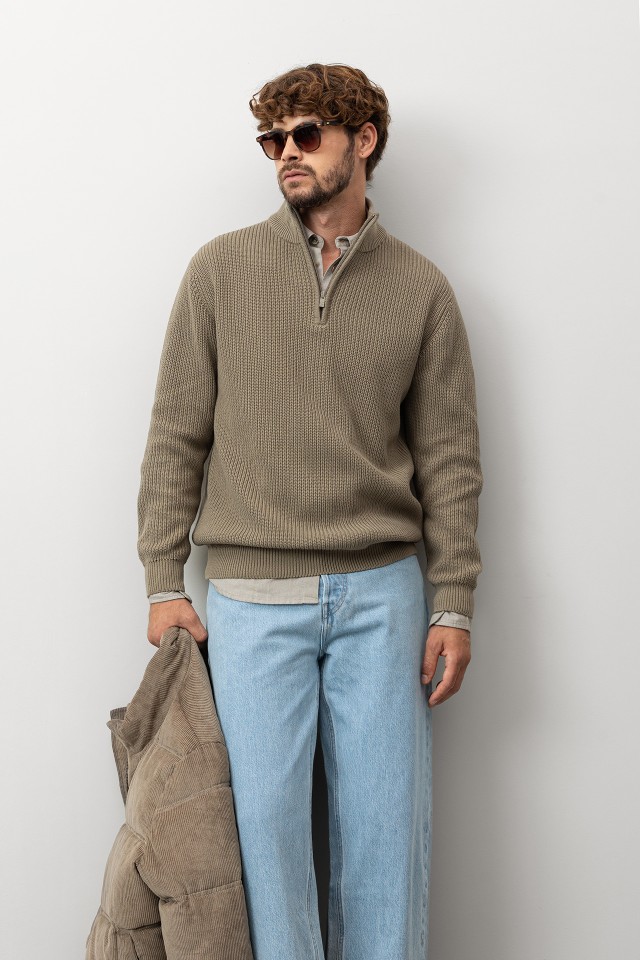 Camisola tricotada verde