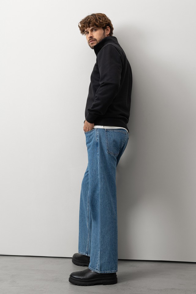 Black Regular Fit Sweatshirt Black Regular Fit Sweatshirt