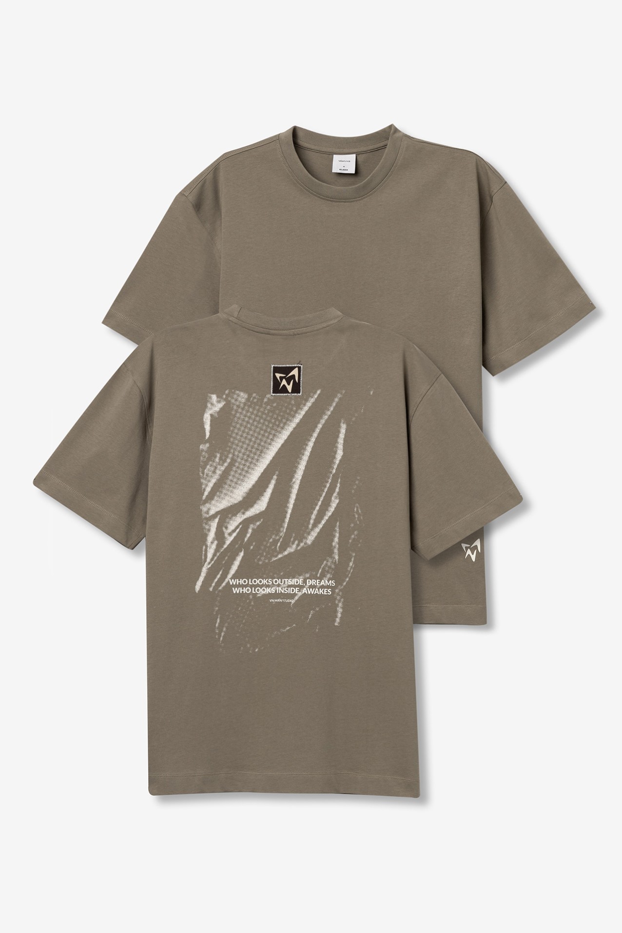 Camiseta marrn con estampado