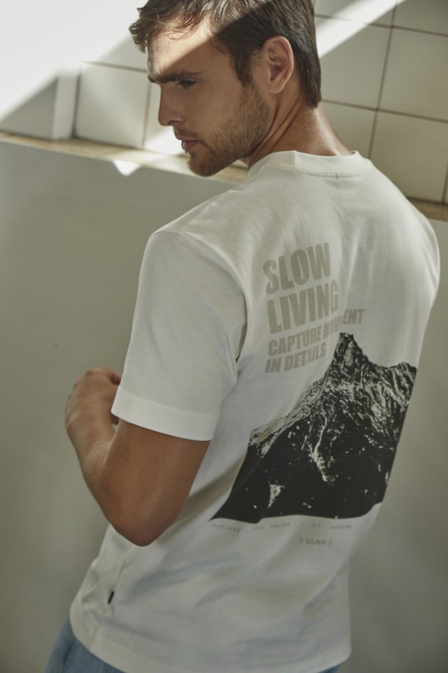 Graphic Back White T-shirt