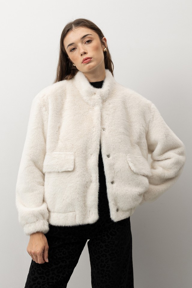 Casaco Curto Relaxed Bege Casaco Curto Relaxed Bege