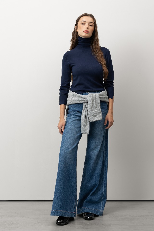 Slim Dark Blue Knit Sweater Slim Dark Blue Knit Sweater
