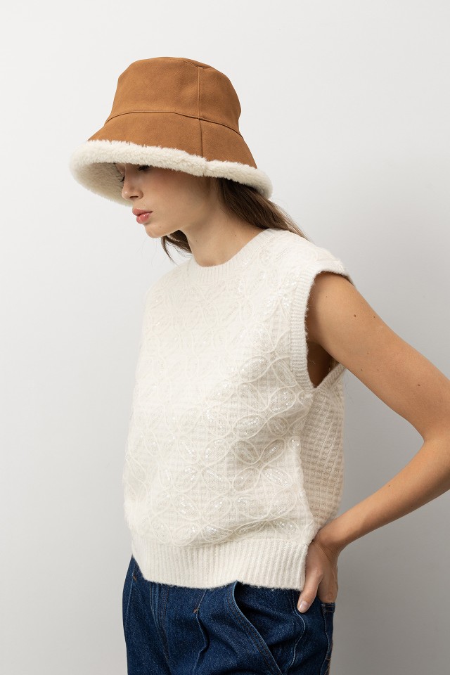 Colete Combinado com Lantejoulas Colete Combinado com Lantejoulas