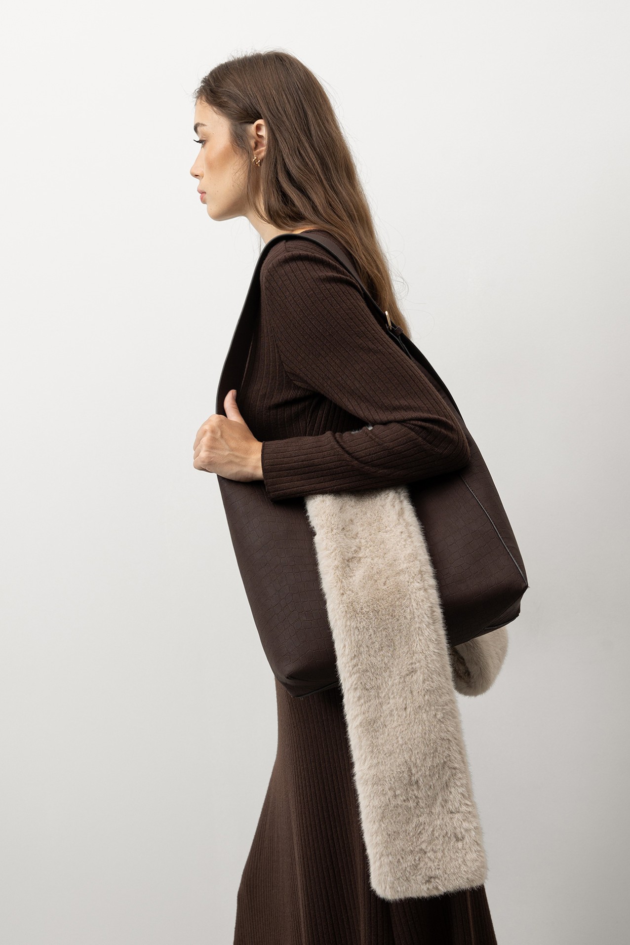 Vestido marrn canelado