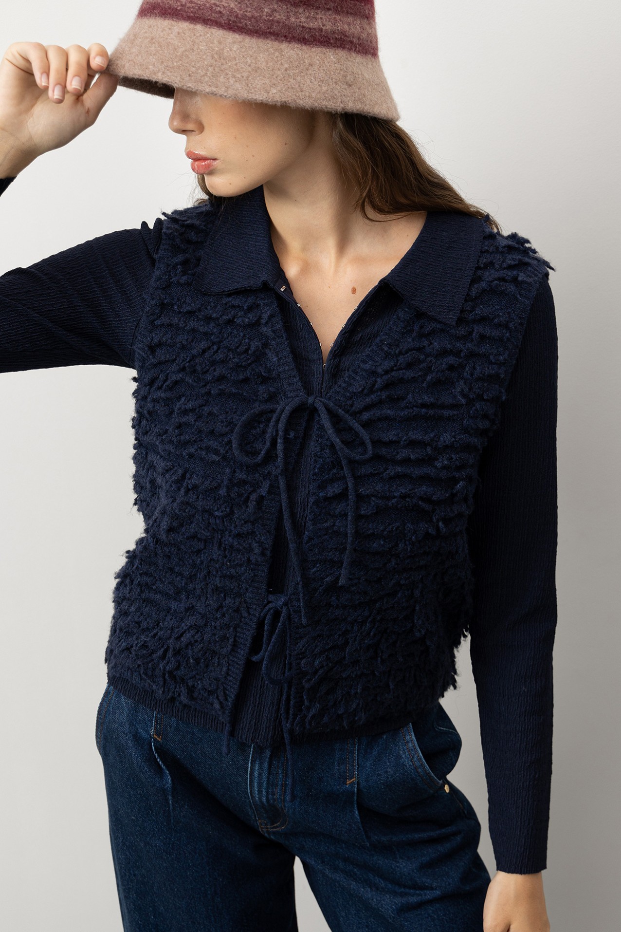 Camisola azul tricotada