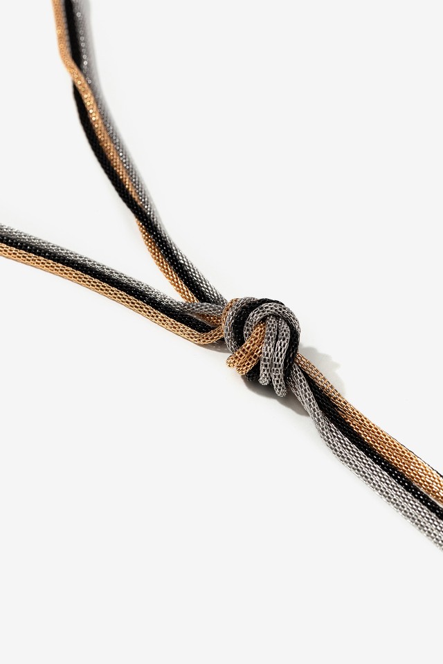 Colar Dourado com Nó Colar Dourado com Nó