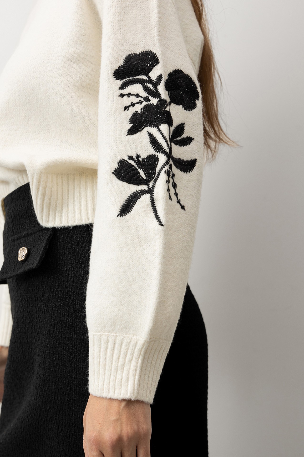 Camisola blanca con bordados