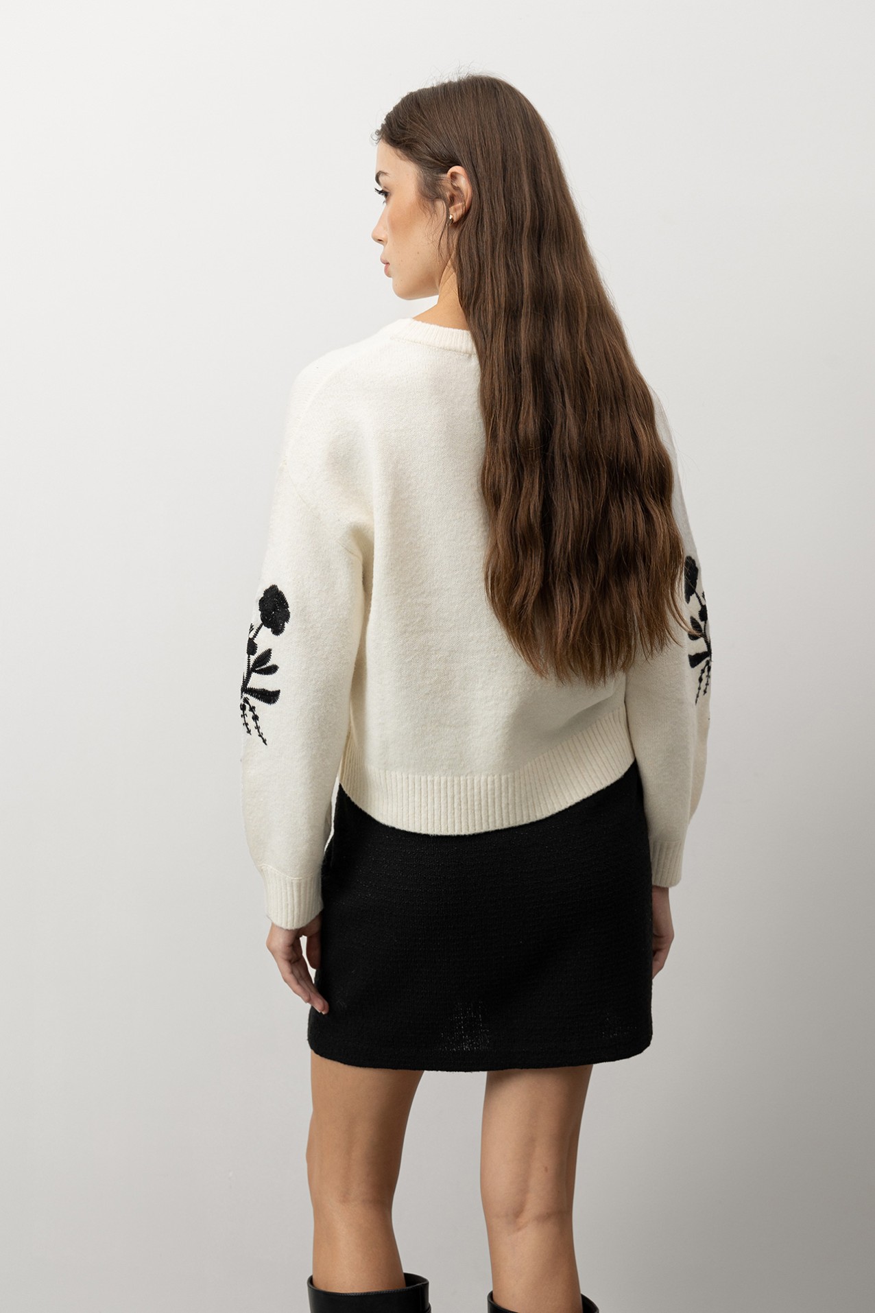 Camisola blanca con bordados