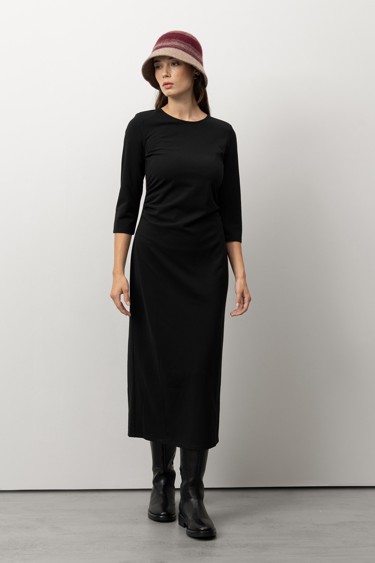 Vestido Preto Slim Elegante