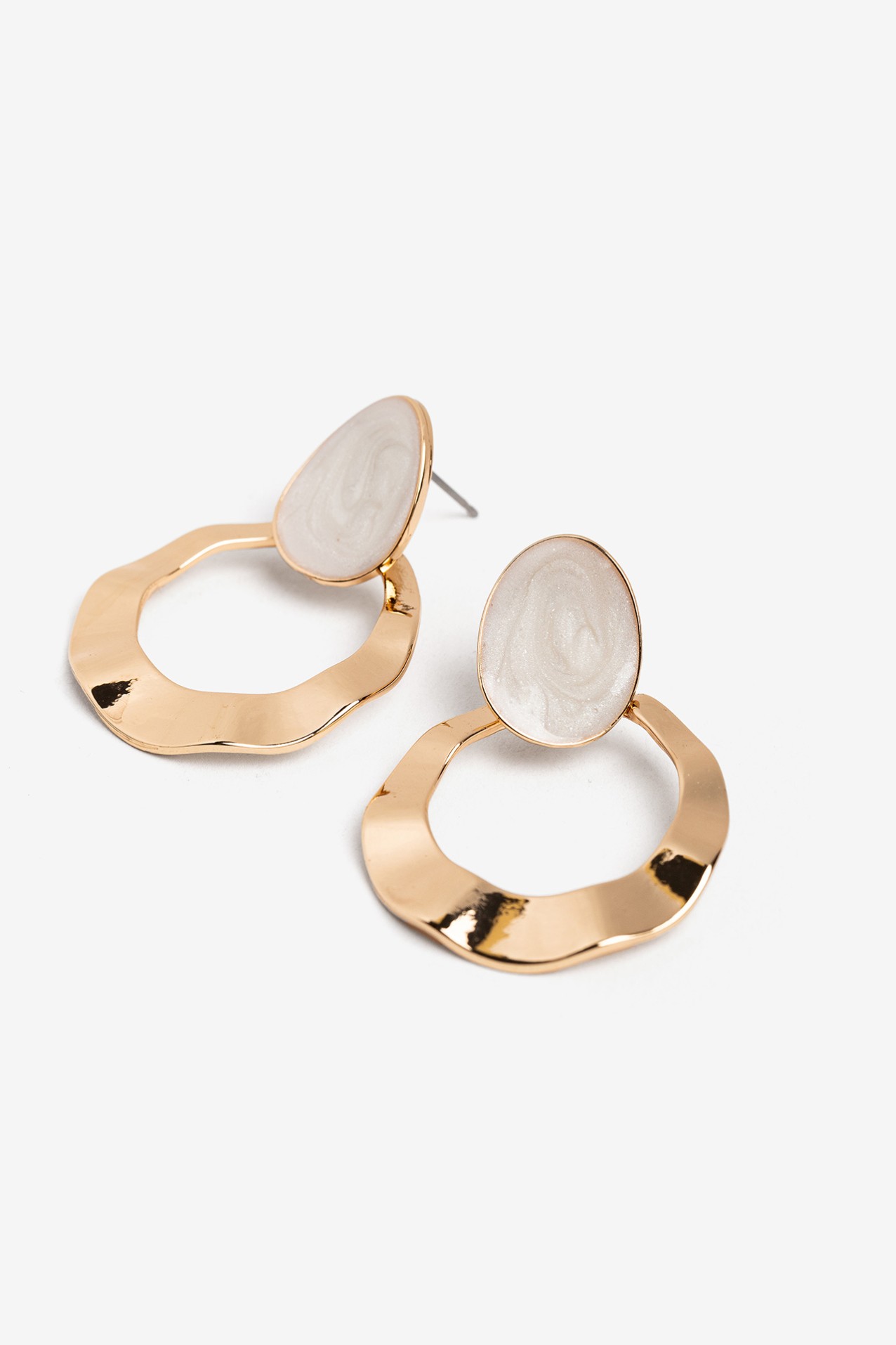 Brincos Esmaltados com Pendente