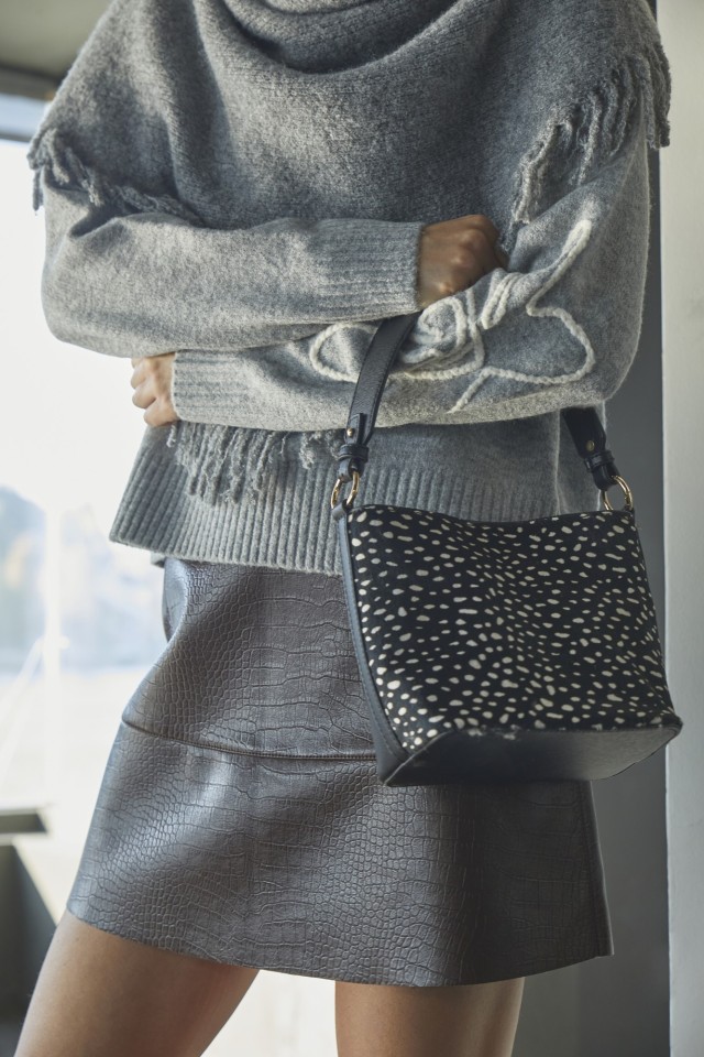 Two-tone Bucket Bag with Leather