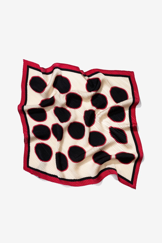 Red Pleated Bandana