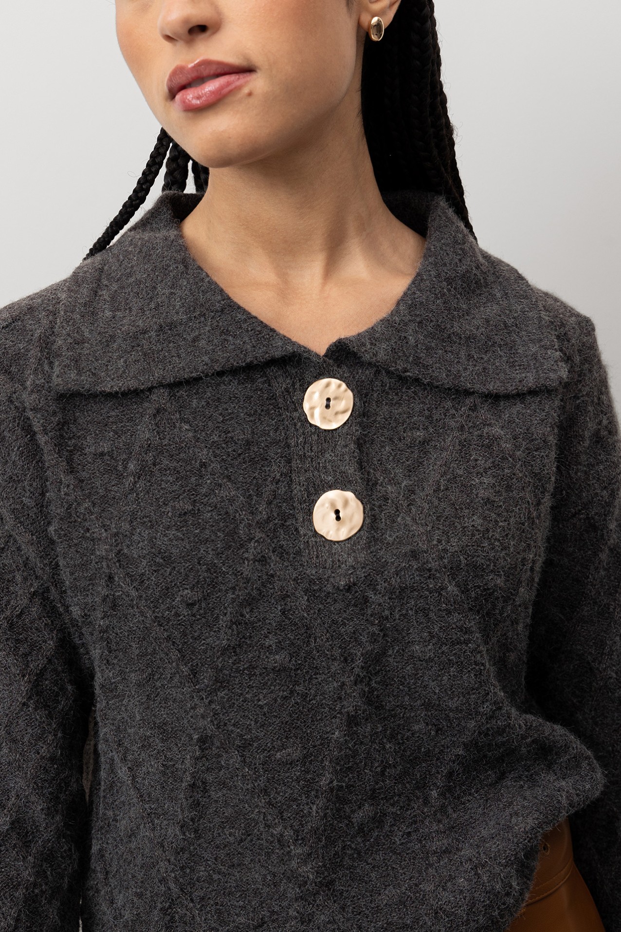 Camisola gris con botones