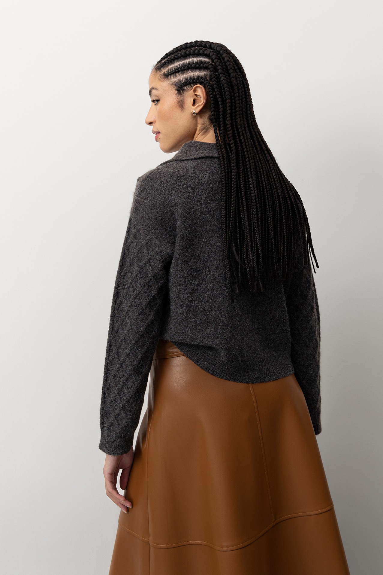 Camisola gris con botones