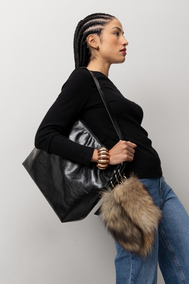 Sleek Black Shoulder Bag