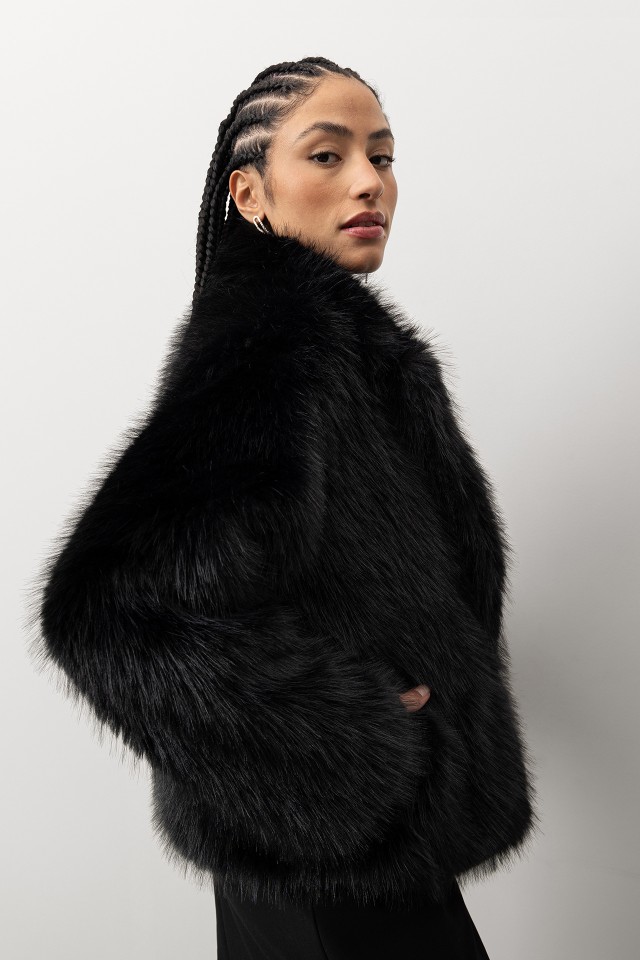 Chaqueta corta negra Chaqueta corta negra