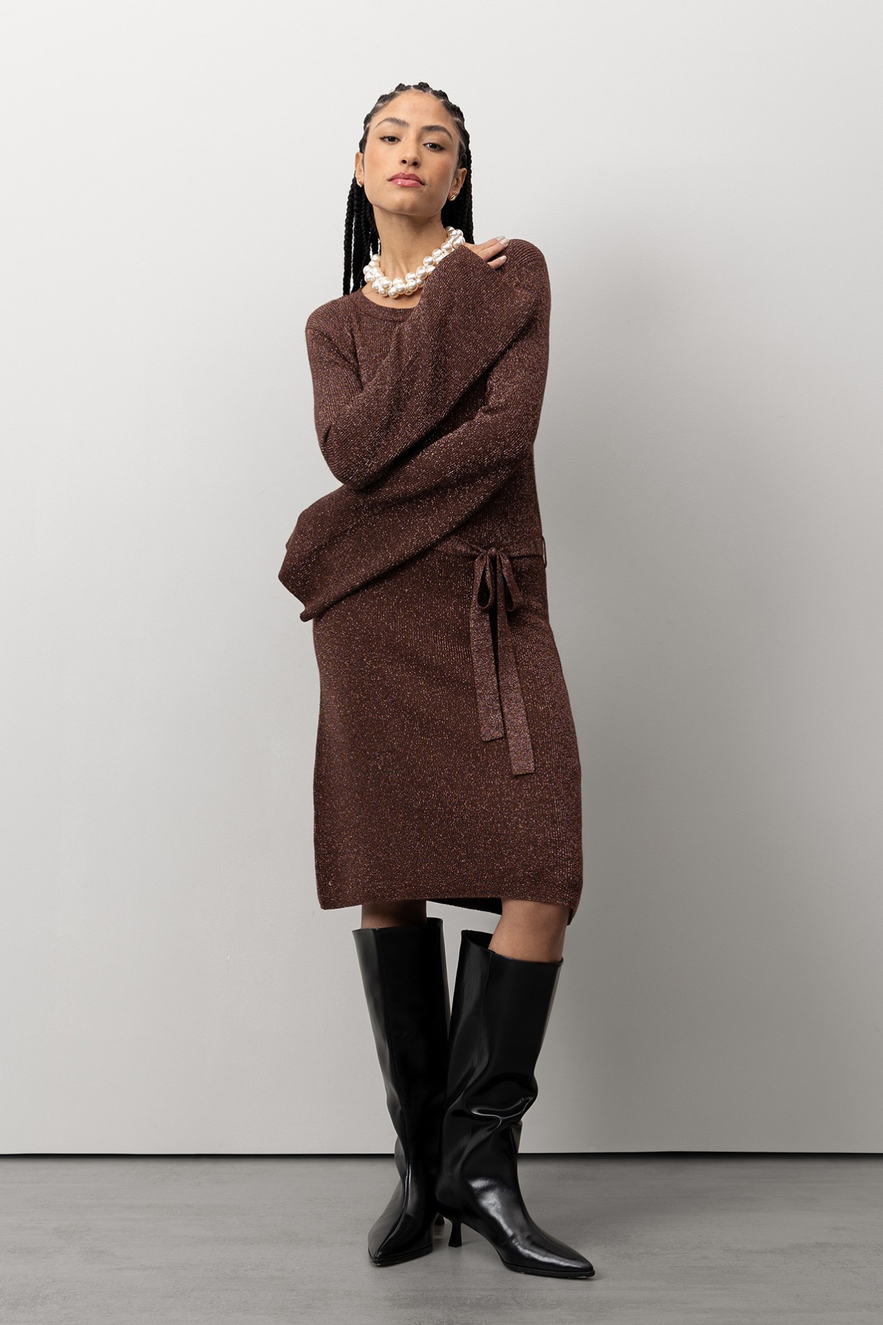 Vestido castanho com cinto