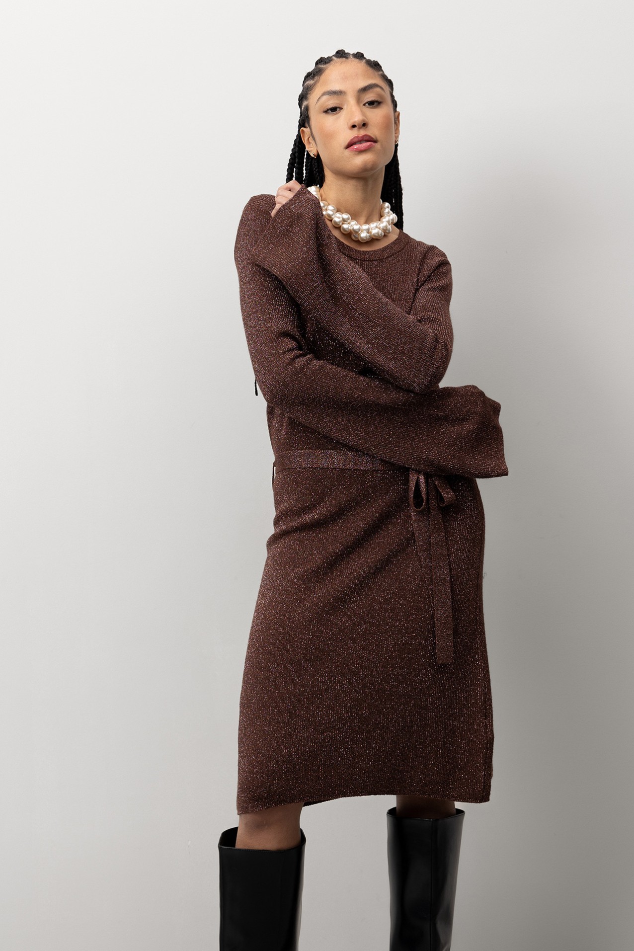 Vestido castanho com cinto