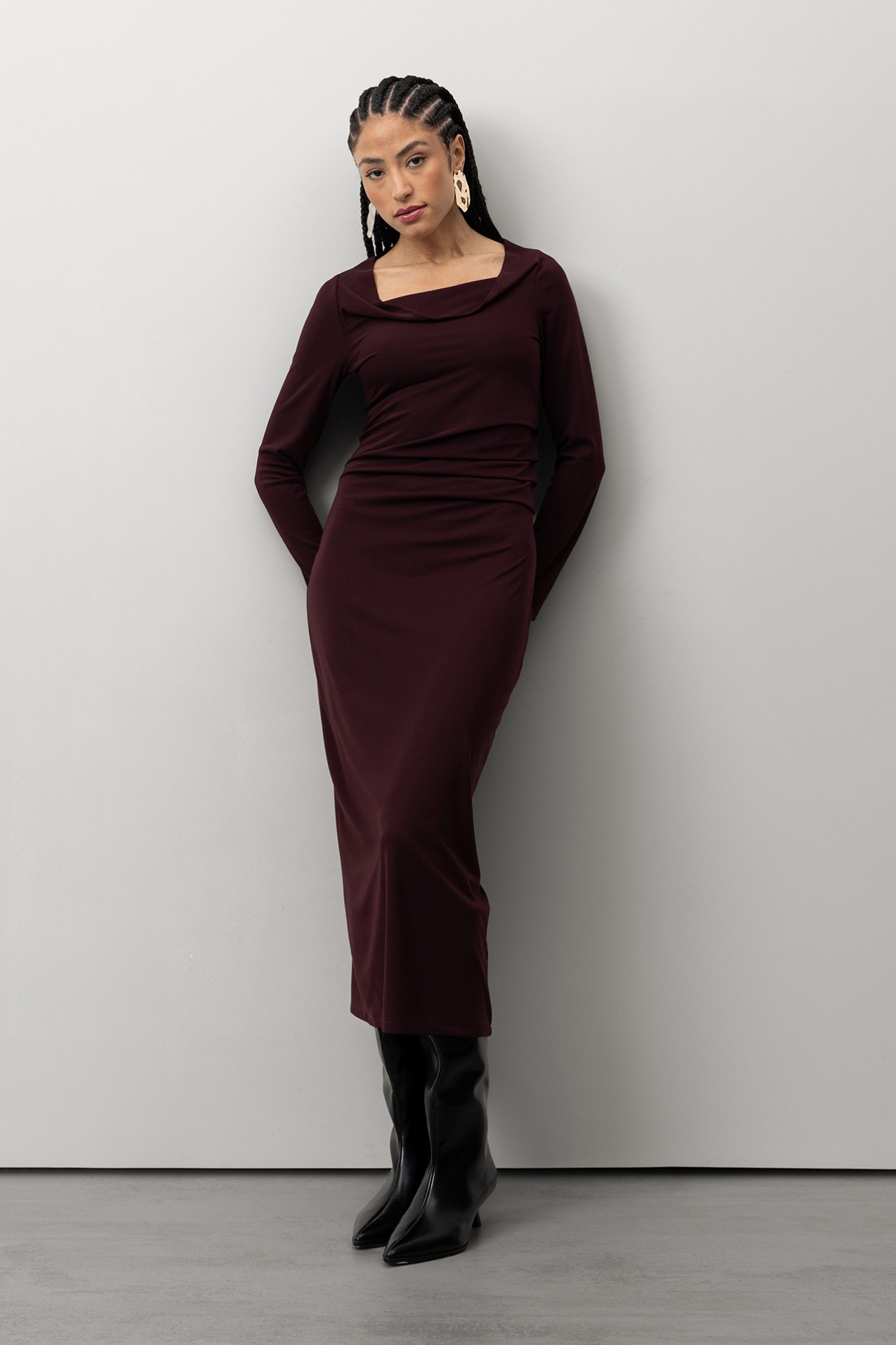 Vestido Midi Cor-de-vinho