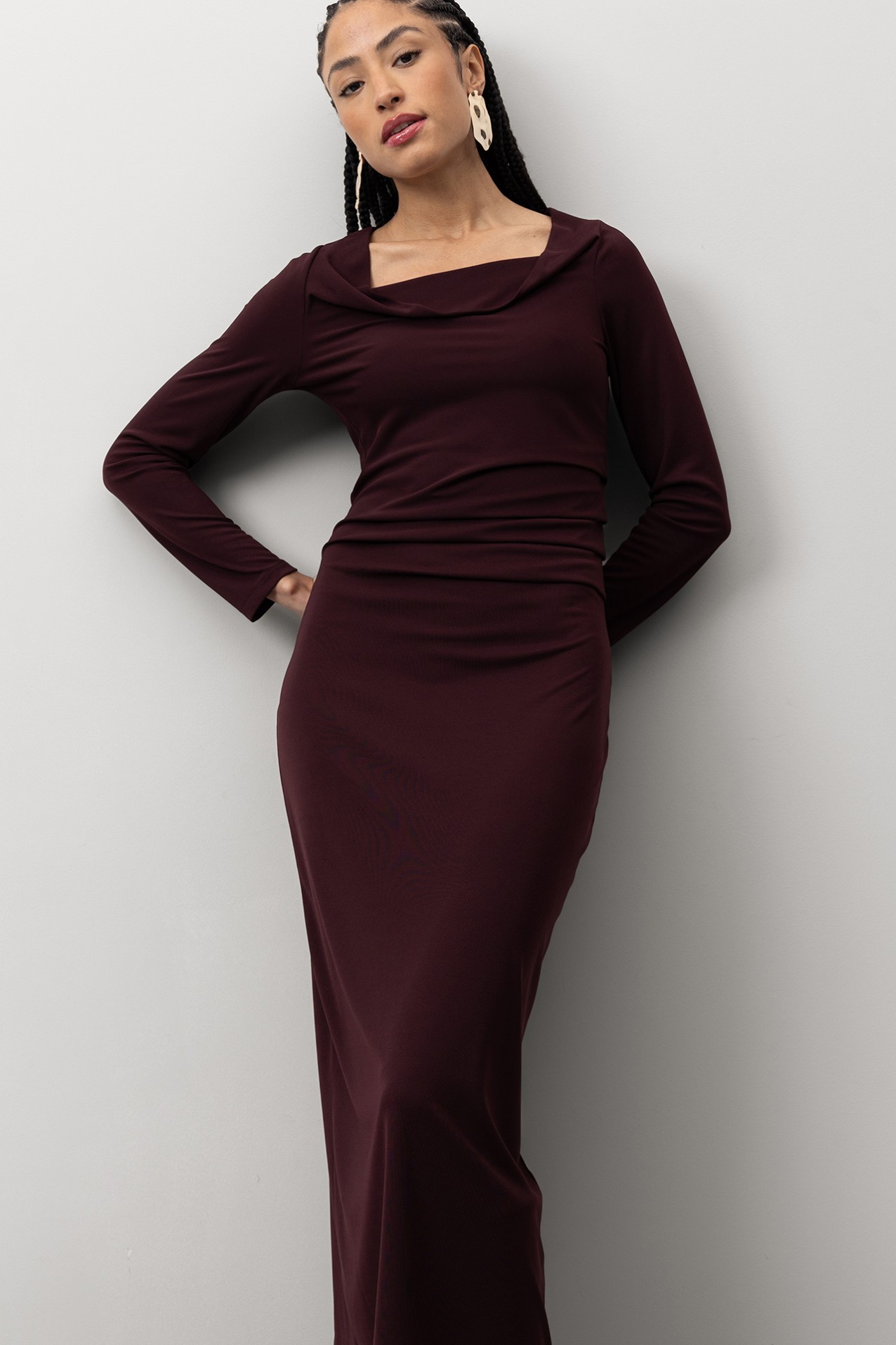 Vestido Midi Cor-de-vinho