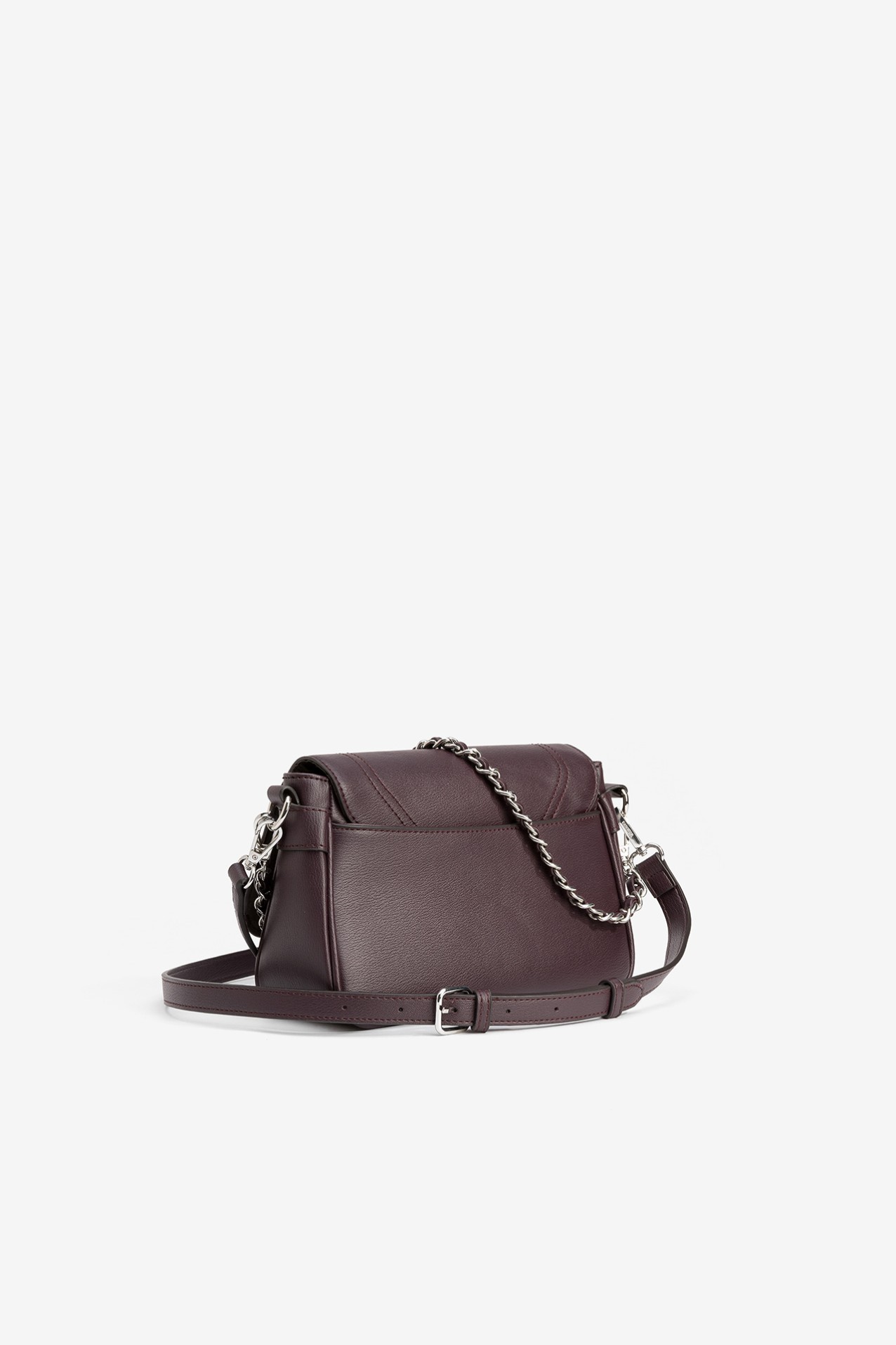 Bolso burdeos con cadena