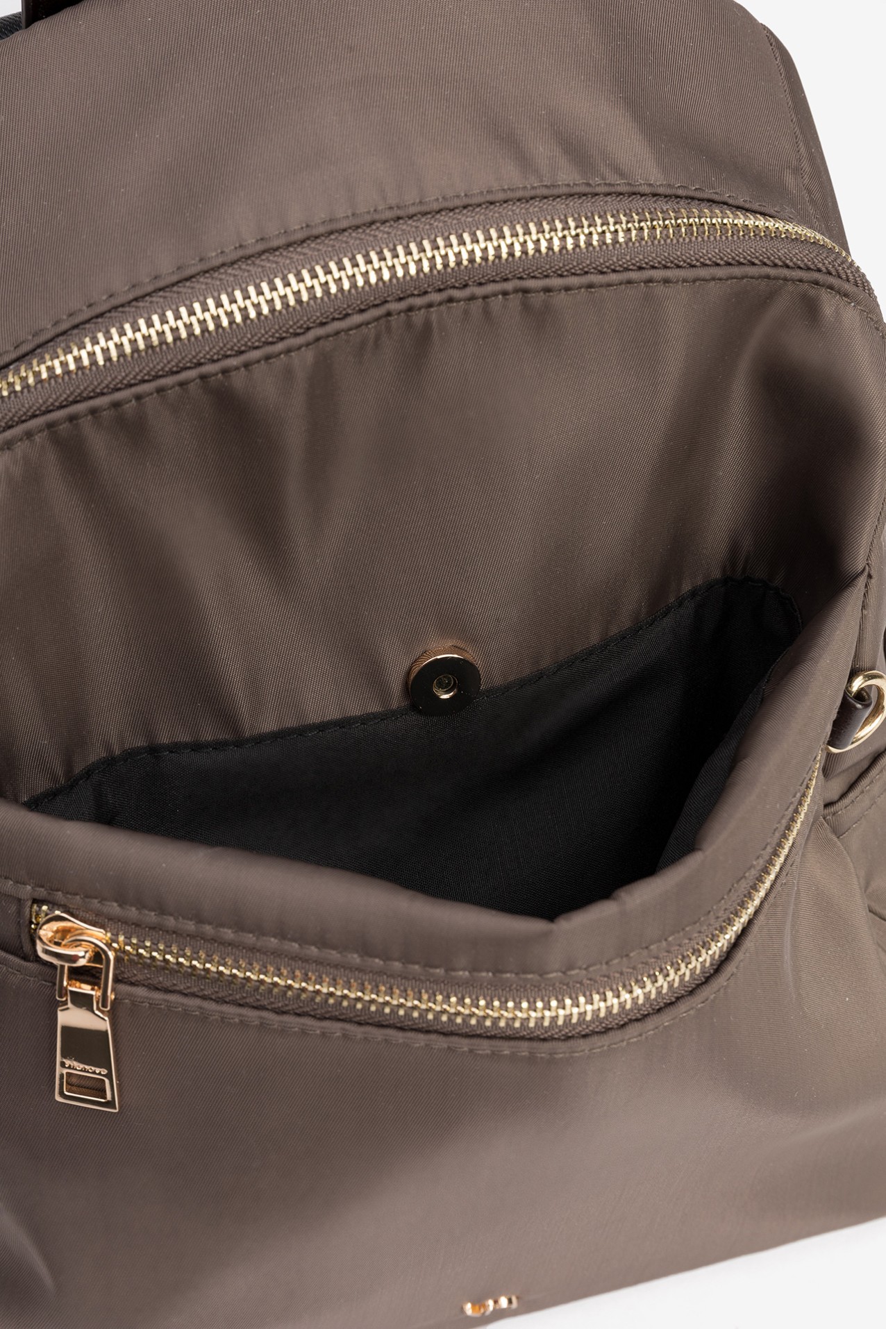 Mochila Cinza Compacta