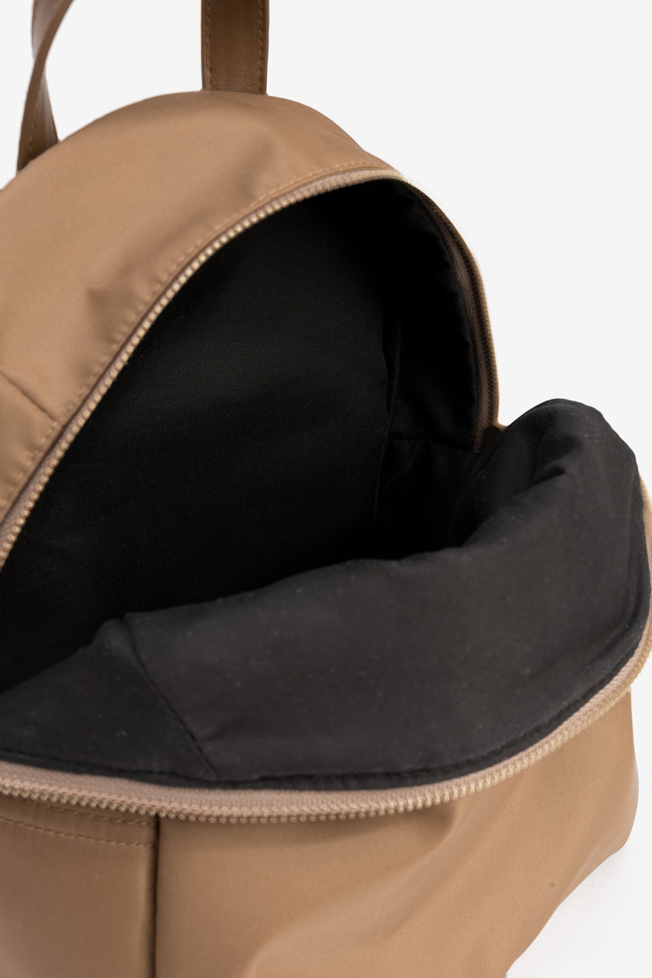 Mochila Bege Compacta