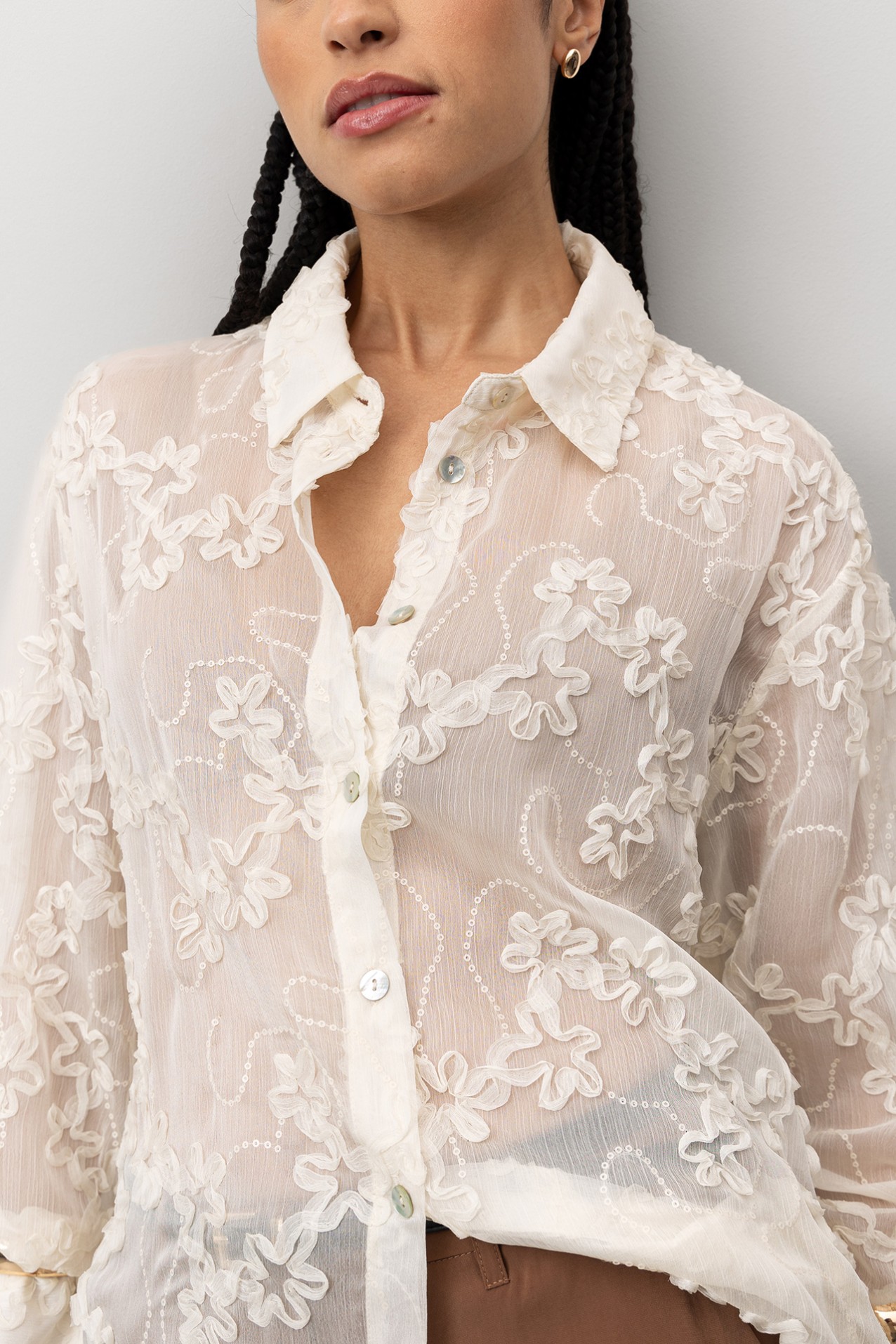 Camisa Transparente com Bordados