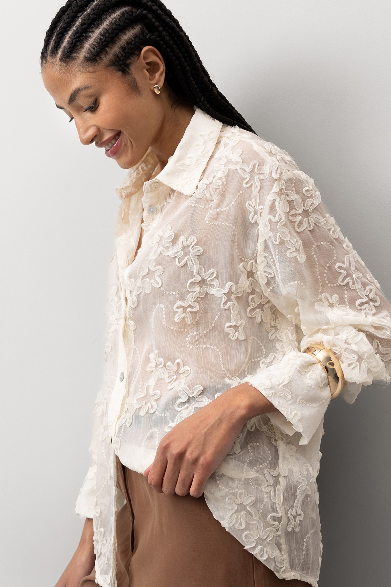 Camisa Transparente com Bordados
