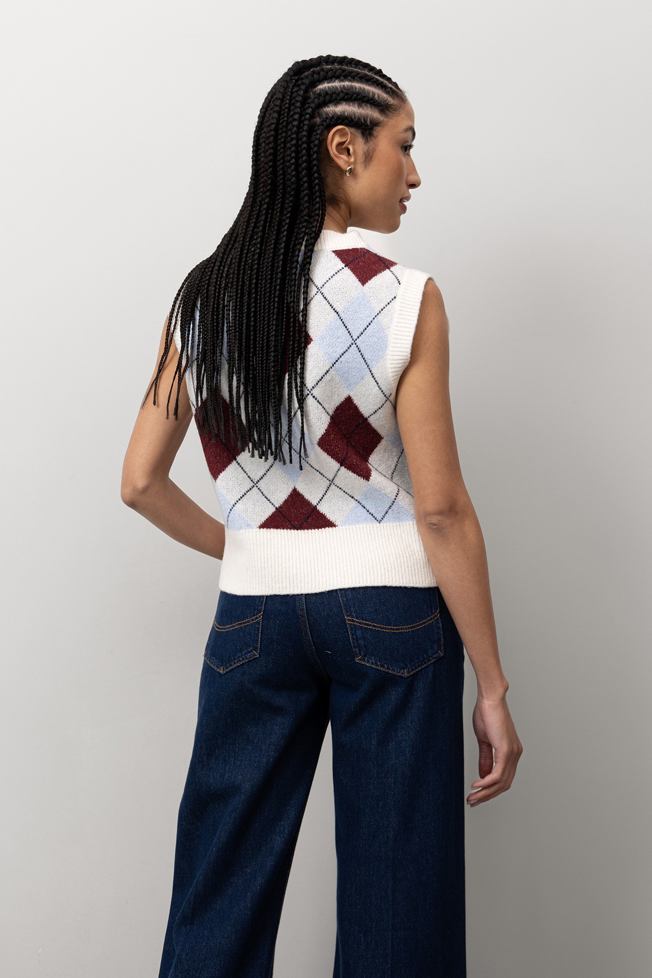 Sleeveless Argyle Cardigan