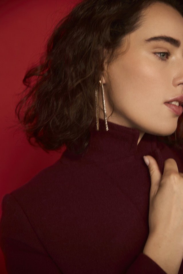 Brincos Dourados com Correntes