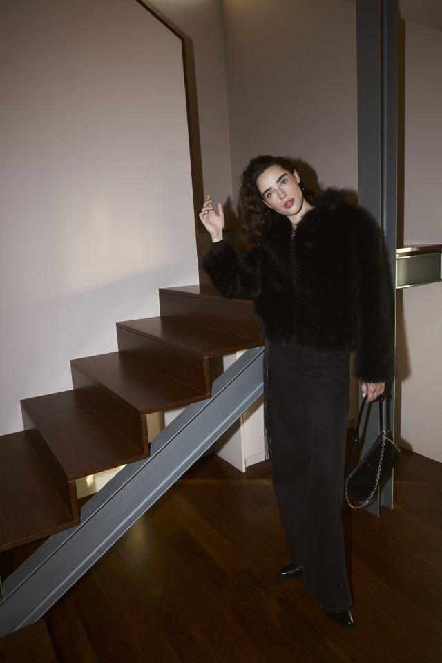 Calas Flare Pretas Elegantes