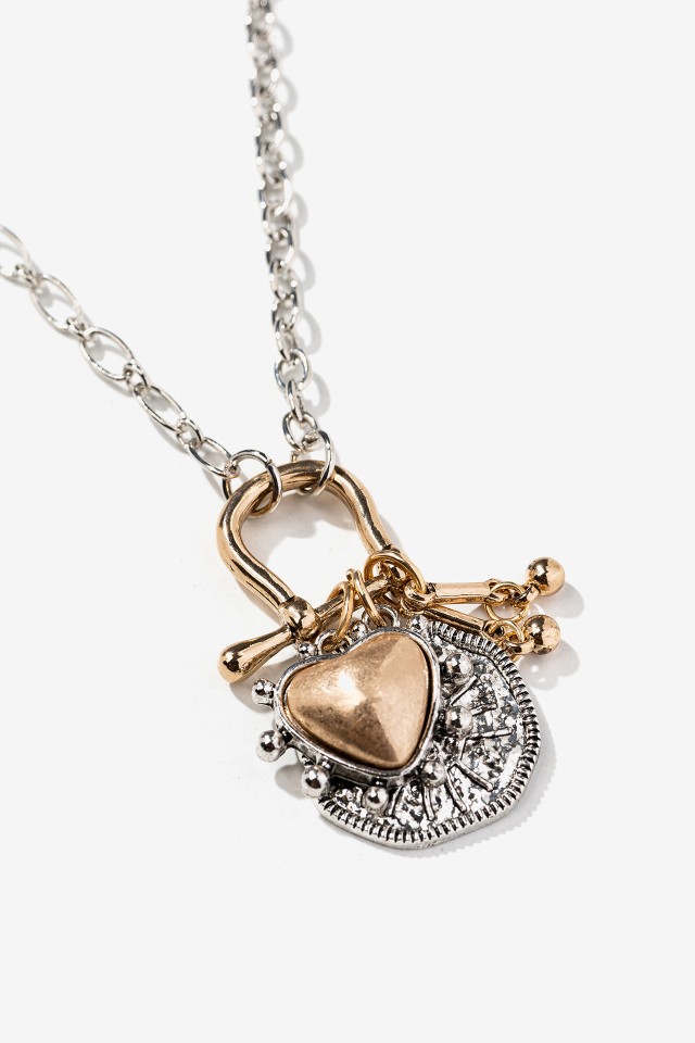 Colar com Pingente Dourado Colar com Pingente Dourado