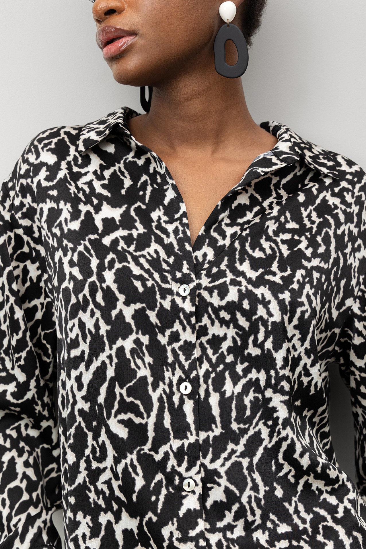 10 - Camisas L/S Negro