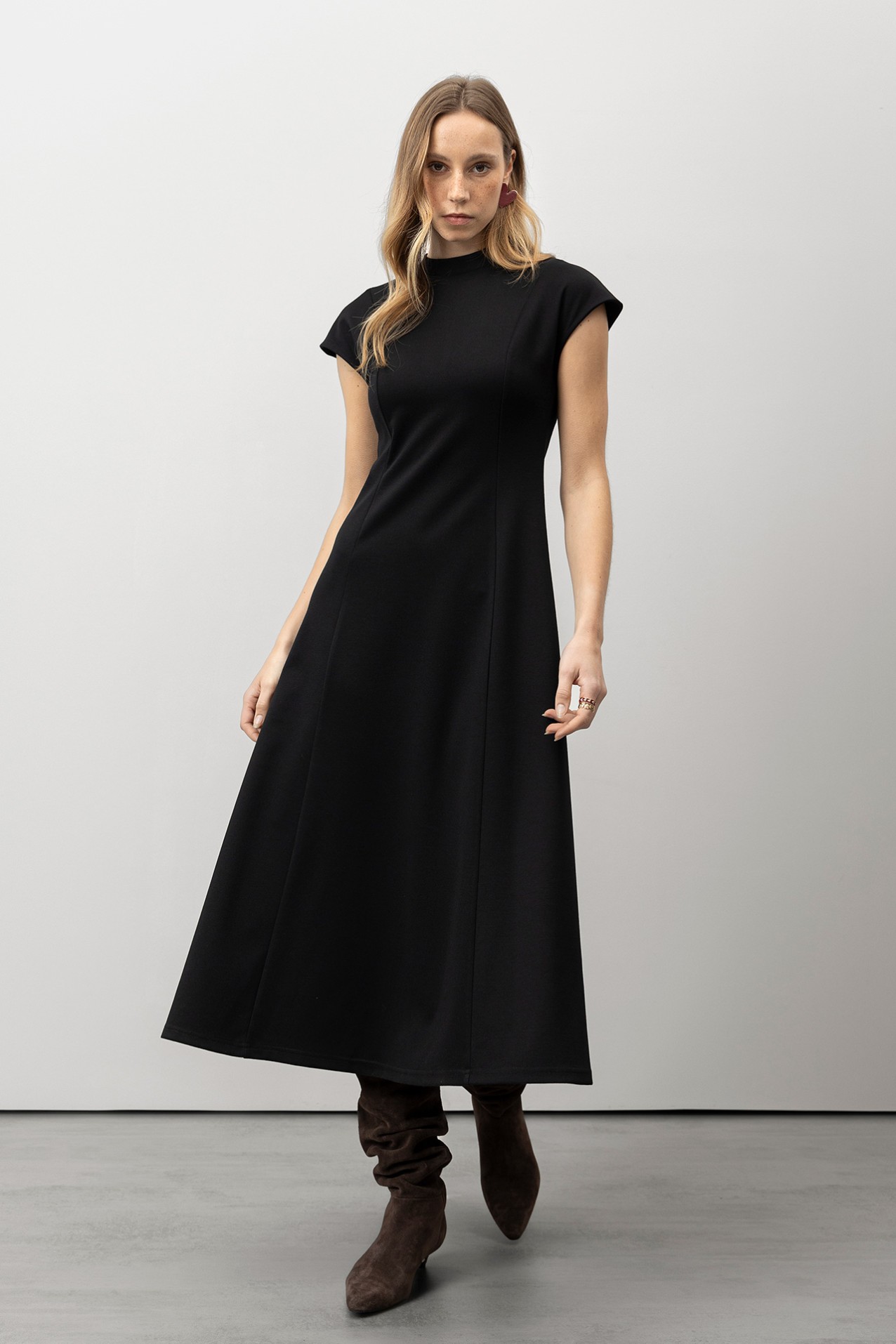 Elegant Black Slim Dress