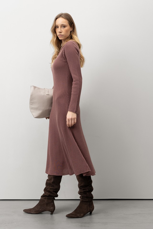 Slim Pink Knit Dress Slim Pink Knit Dress