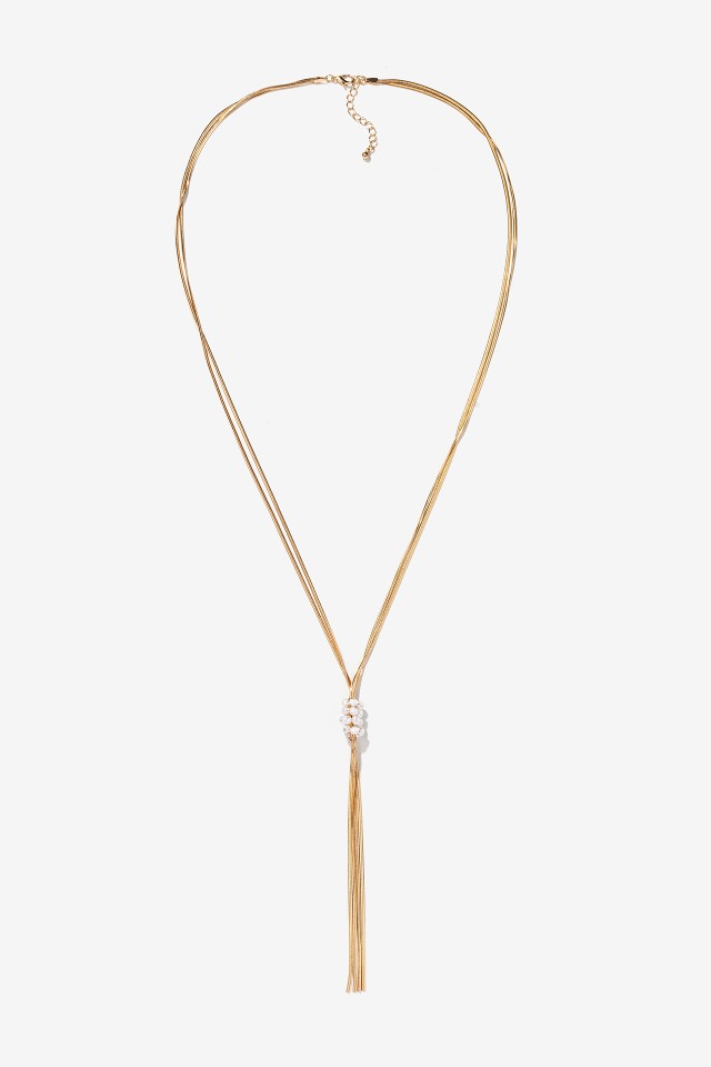 Collar dorado elegante