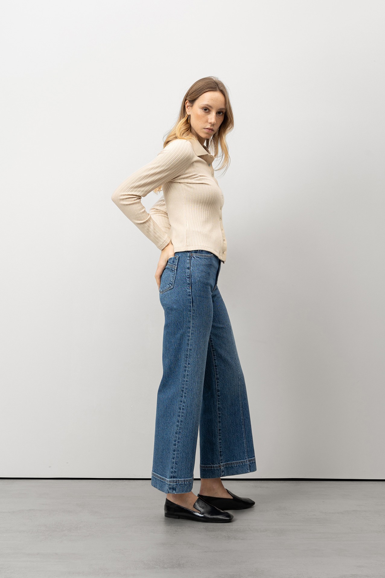 Wide-Leg Classic Jeans