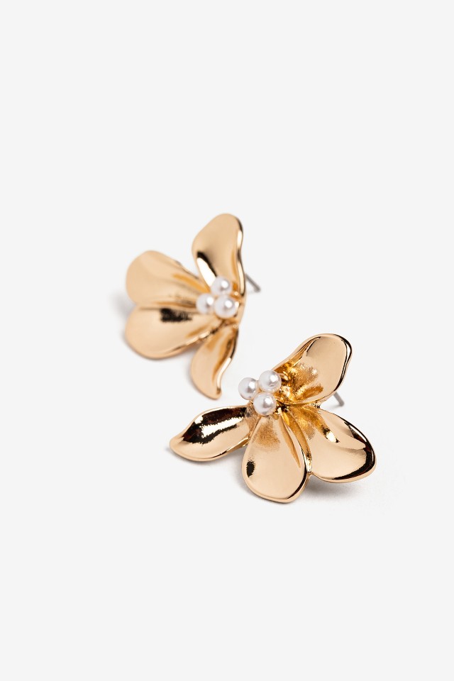 Golden Floral Pearl Earrings Golden Floral Pearl Earrings