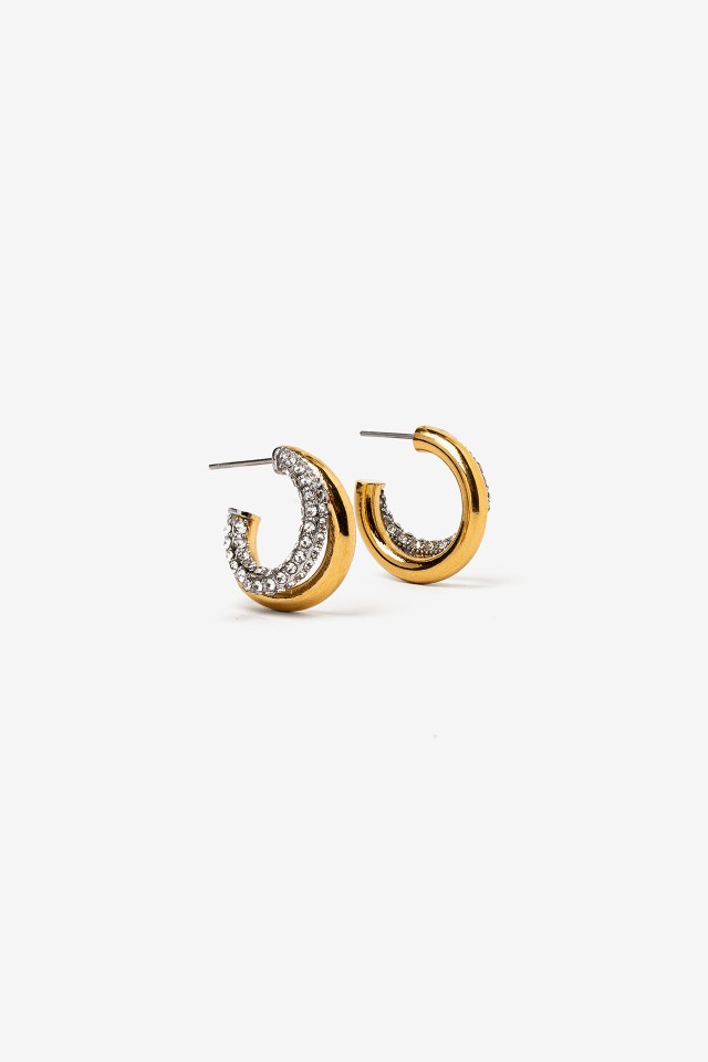 Pendientes dorados elegantes